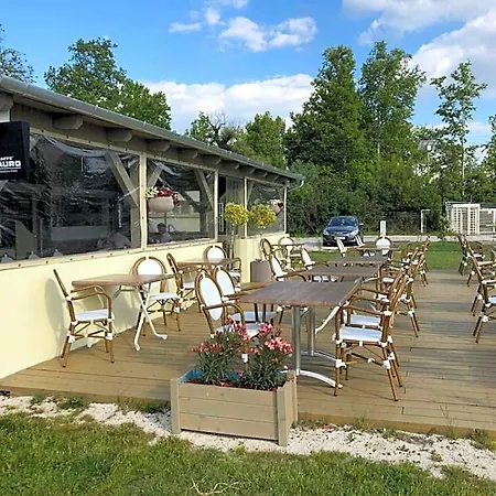 Bed & Breakfast Napsugár Club és Panzió