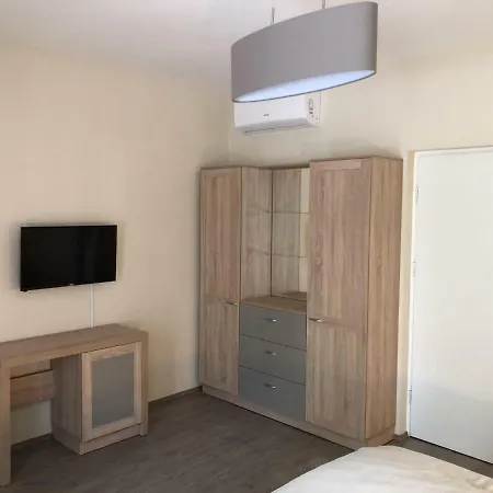 Bed & Breakfast Napsugar Club Es Panzio 2*