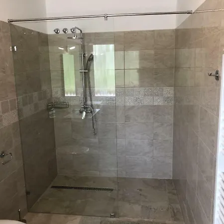 فندق مبيت وإفطار Napsugar Club Es Panzio Fonyód