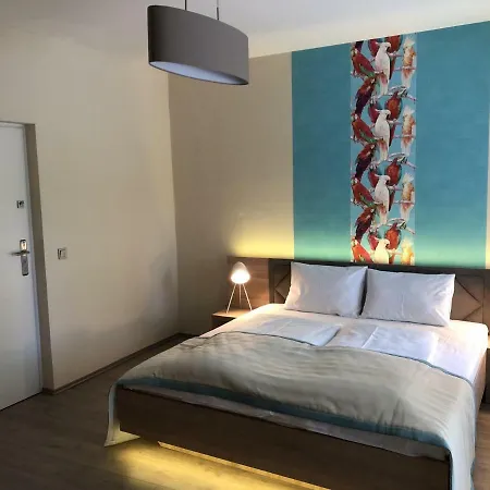 Napsugar Club Es Panzio فندق مبيت وإفطار Fonyód