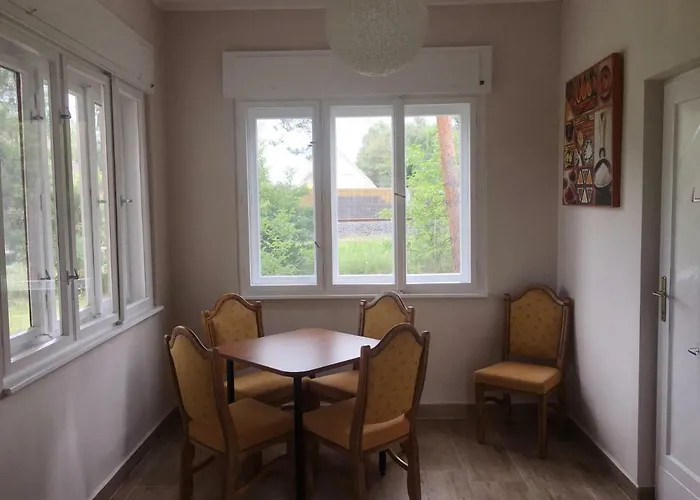 Napsugar Club Es Panzio Bed & Breakfast