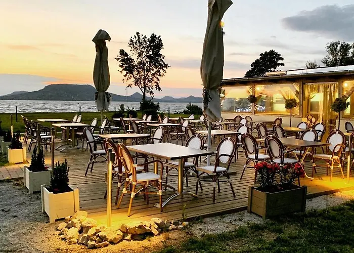 Napsugar Club Es Panzio Bed & Breakfast 3*